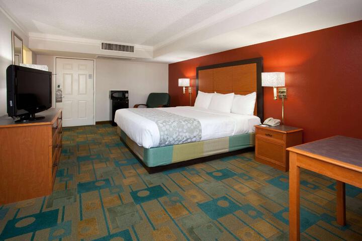 LA QUINTA INN BY WYNDHAM DENVER CENTRAL