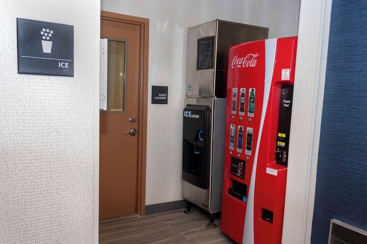 Hampton Inn & Suites Riverton