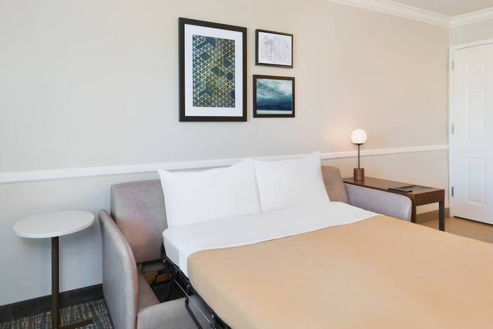 Room 13 of 29