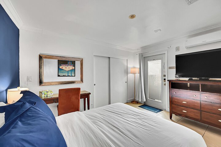Inn on the Drive ( Adults Only)