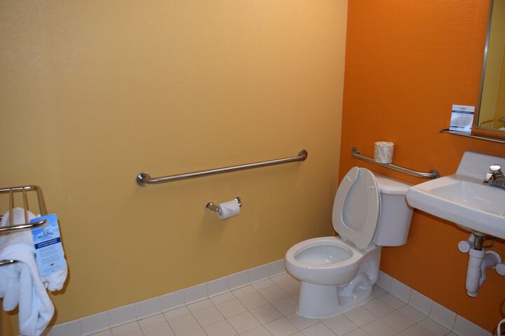 Room 30 of 43
