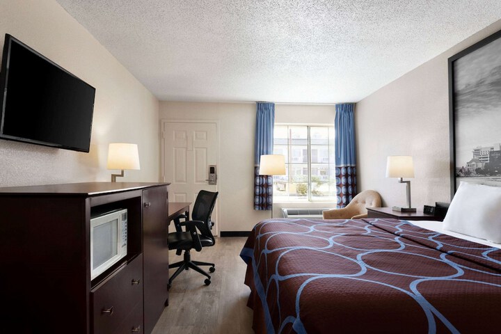 Room 38 of 54