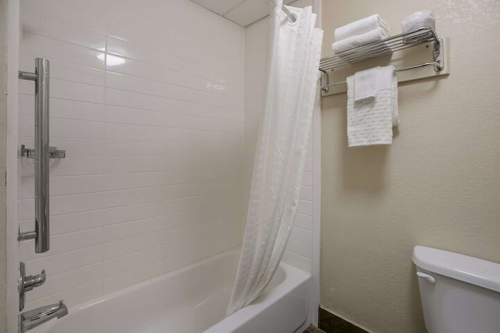 Room 11 of 26