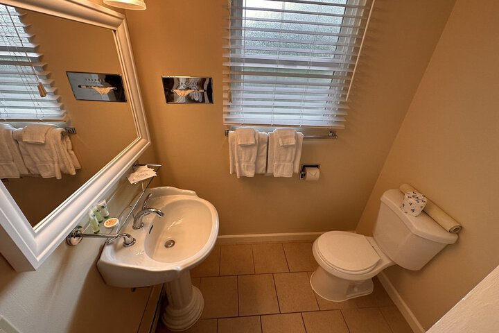 Room 73 of 181
