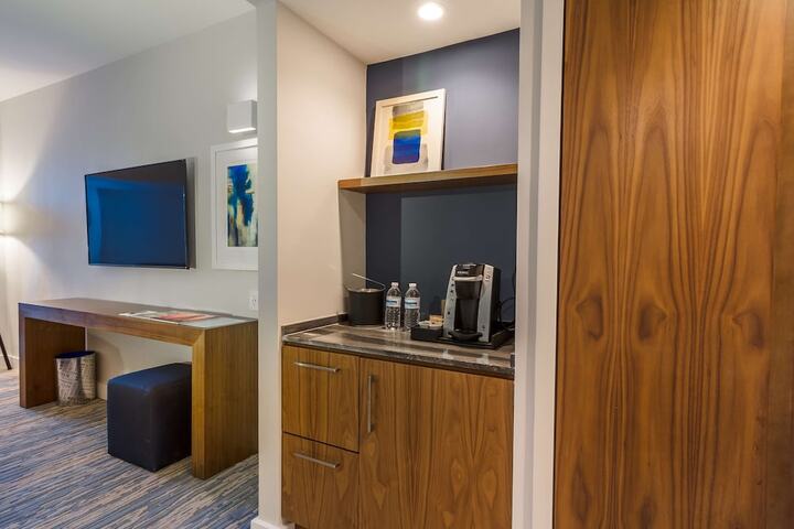 Room 127 of 215