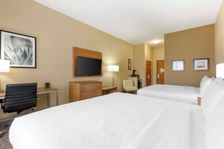 Room 35 of 46
