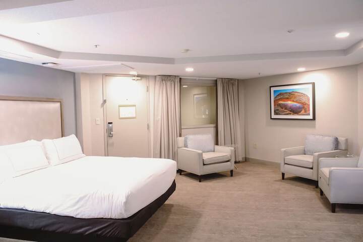 Room 37 of 91