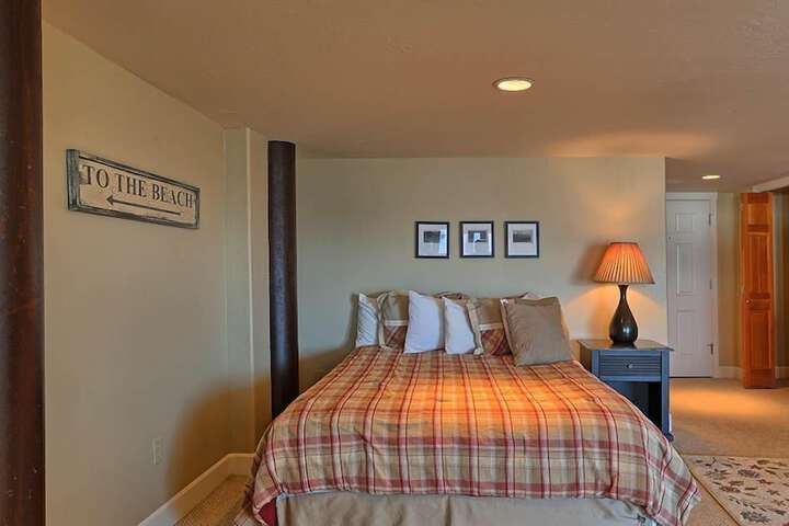 Room 103 of 183