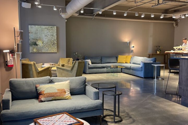 Art House Hotel and Suites