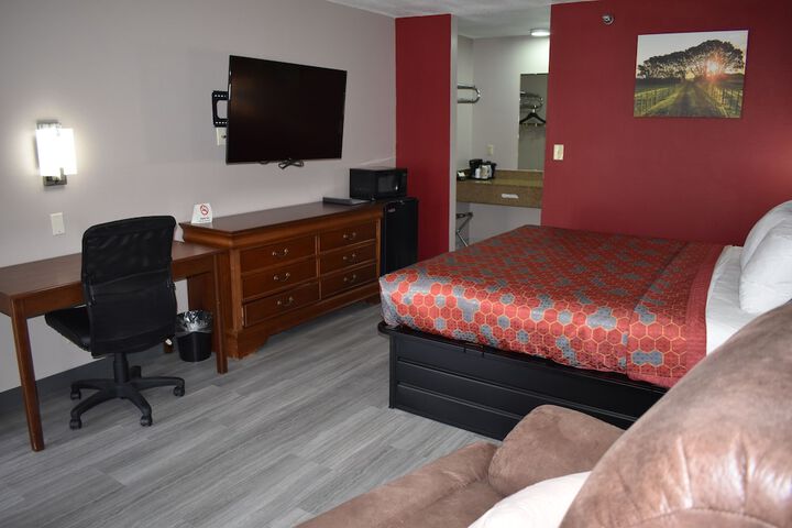 Room 10 of 14