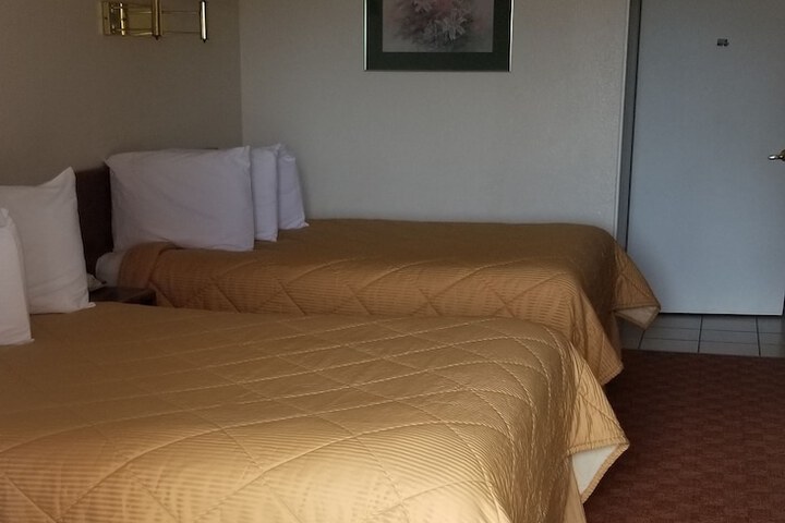 Room 11 of 34