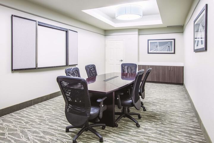 La Quinta Inn & Suites by Wyndham Bay City