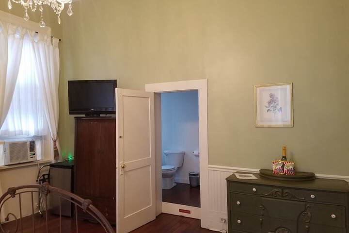Room 31 of 65