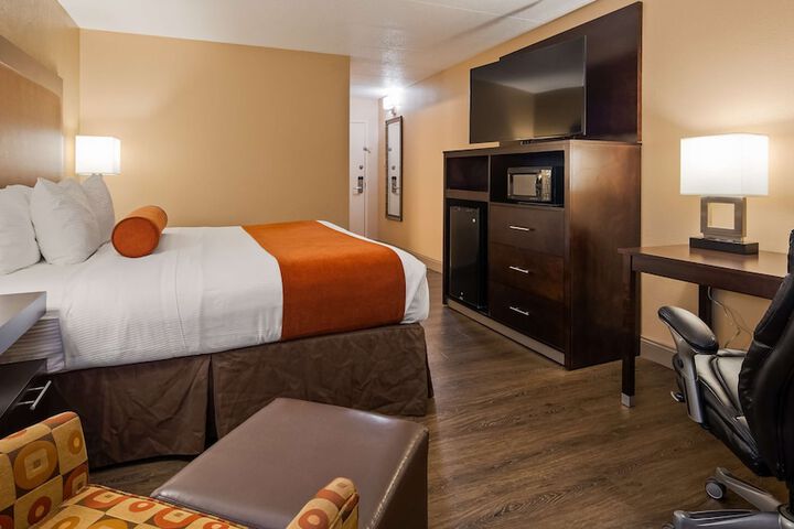 Best Western Crossroads of The Bluffs