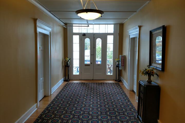 Thayers Inn