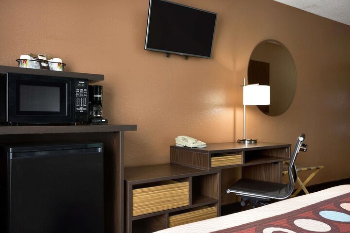 Room 14 of 17