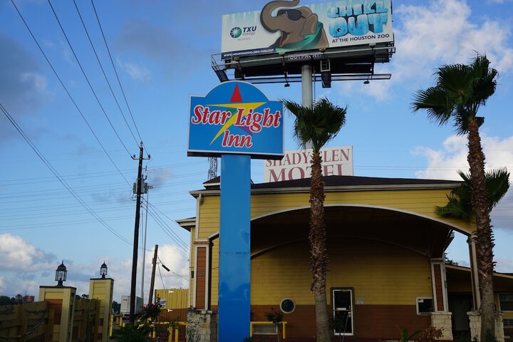 Hotel 2 of 49
