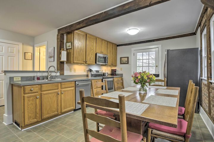 Warm + Peaceful Home w / Fire Pit on Haw River