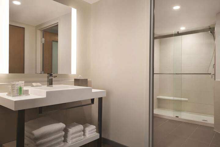Room 13 of 50