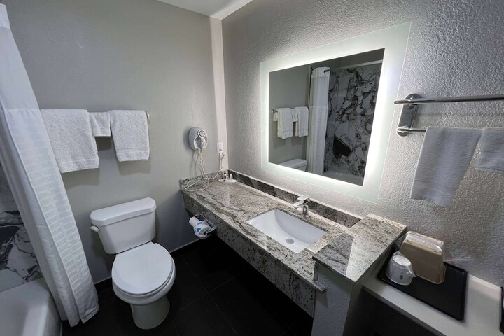 Room 18 of 25