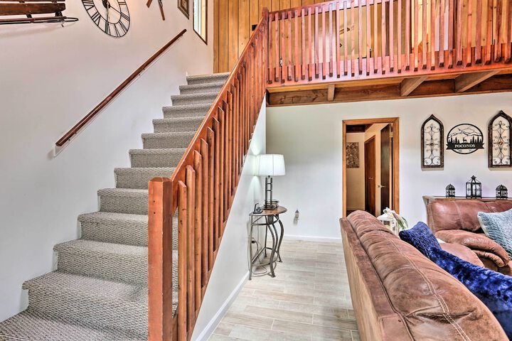 Bushkill House w / Deck & Community Amenities!