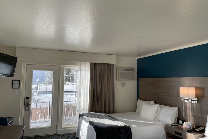 Crown Motel