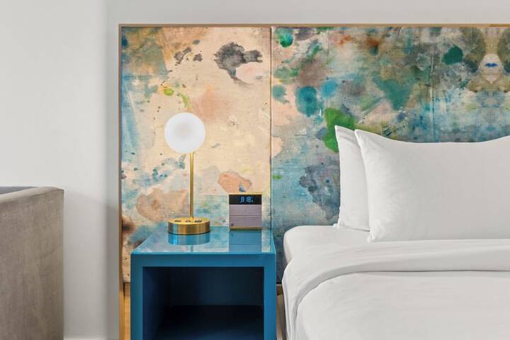 Room 80 of 164