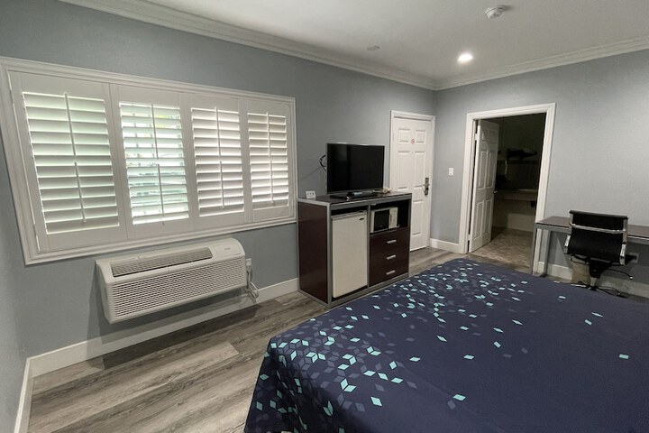 Room 21 of 30