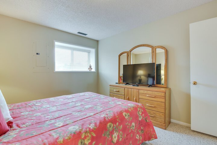Lincoln City Condo: Pool Access Walk to Beach!