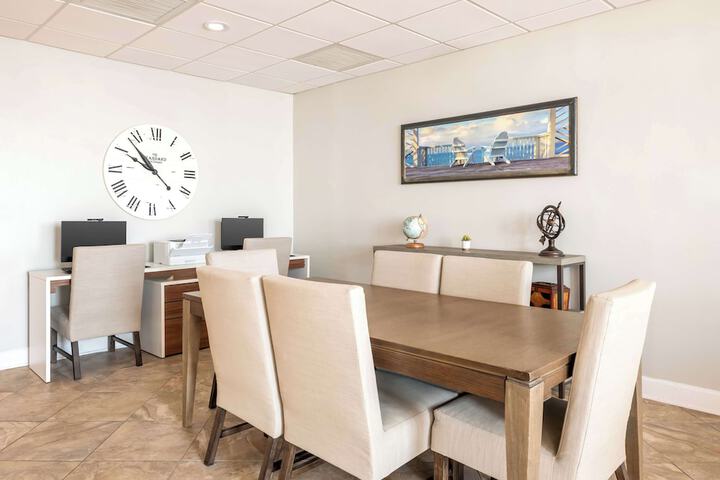 Business Center 58 of 59