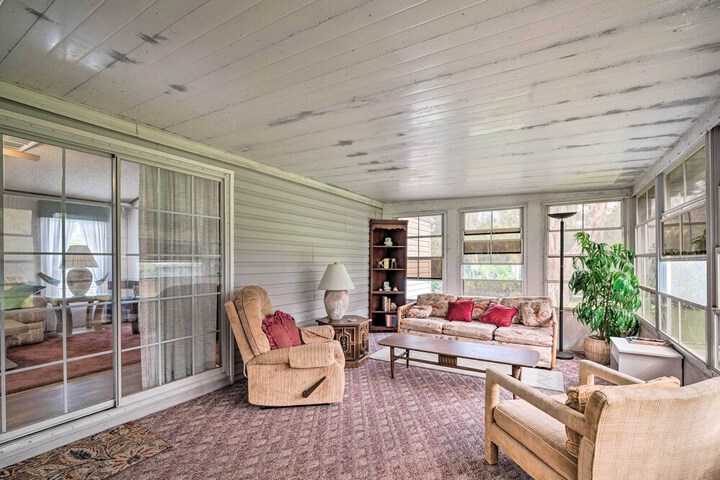 Peaceful Canal-front Retreat w / Boathouse!