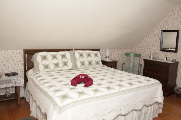 Candlebay Inn