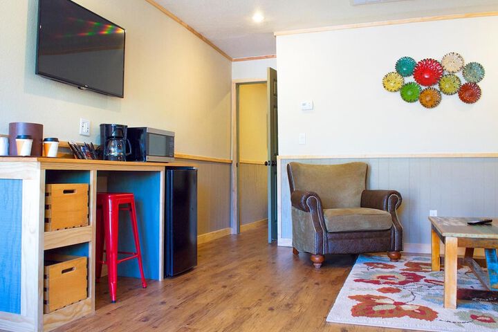 Room 17 of 33