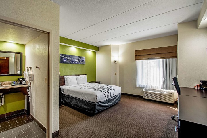 Room 37 of 46