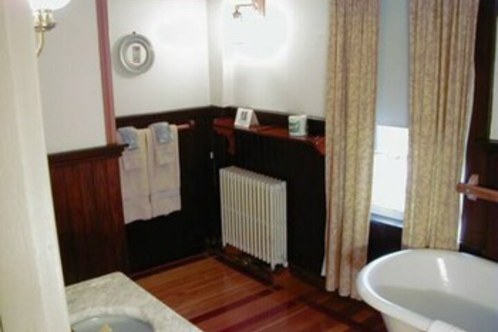 The Tolland Inn