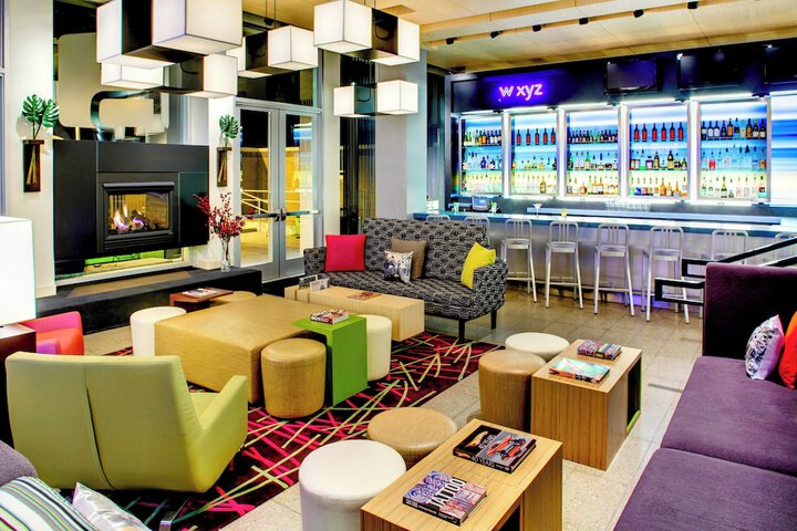 Lounge 55 of 60