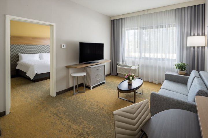 Room 16 of 38
