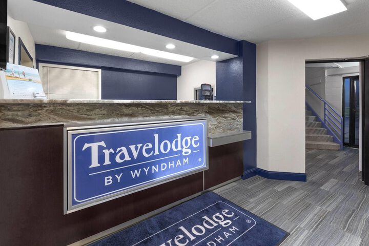 Travelodge by Wyndham Madison Heights MI