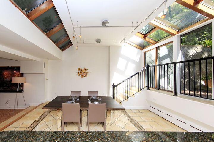 Room 10 of 99