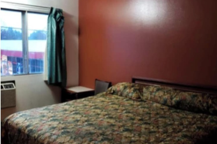 Room 14 of 21