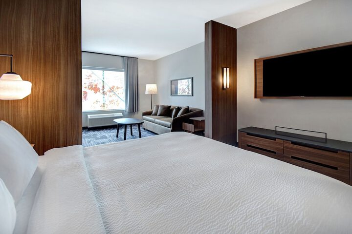 Room 21 of 37