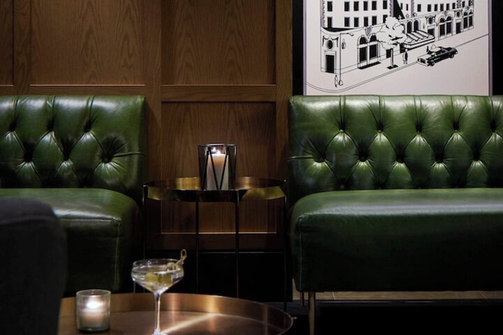 Lounge 79 of 91