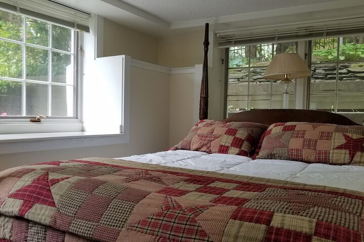 Room 32 of 43