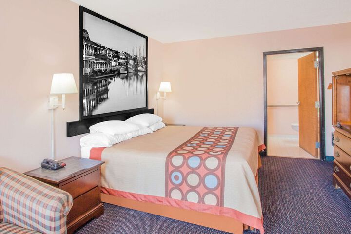 Room 11 of 23