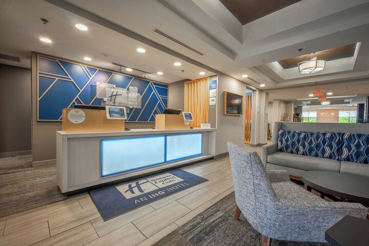 Holiday Inn Express Hotel & Suites a Lake Zurich-Barrington by IHG