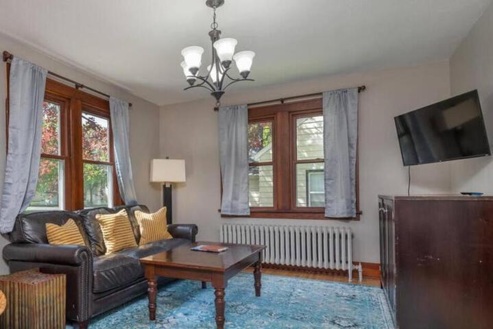 Glencoe-freshly remodeled-pets ok-4 bedrooms-grill
