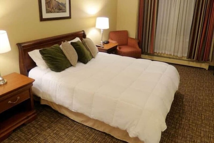 Room 30 of 73