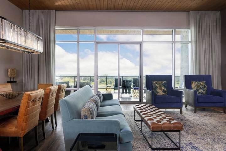 The Stella Hotel Autograph Collection