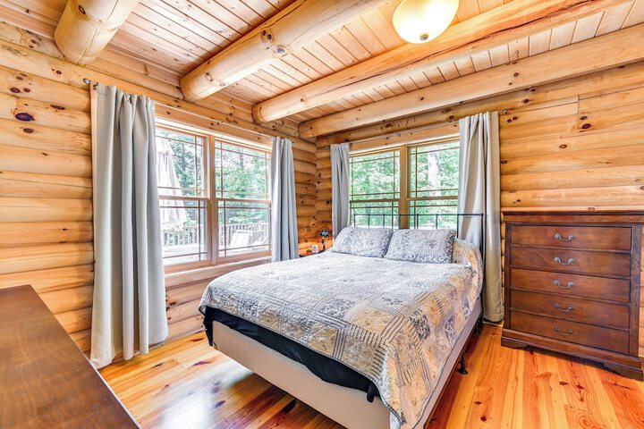 Lakefront Corinth Log Home: Private Dock Fire Pit