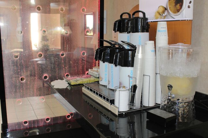 Breakfast/Coffee Service 50 of 66